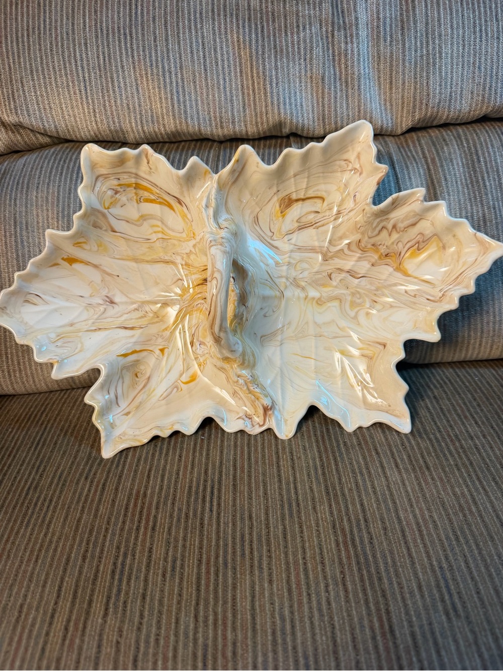 1988 Signed Maple Leaf Beautifully Glazed Ceramic Trinket Tray